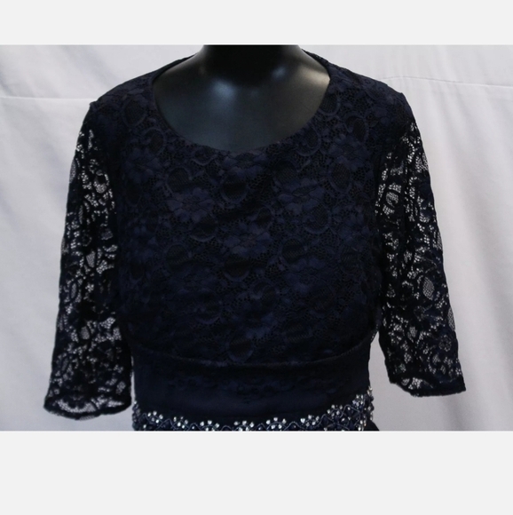 Beautiful Navy Dress with beads at the weist - Picture 4 of 6